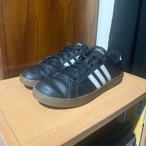 Adidas Baseline Sneakers